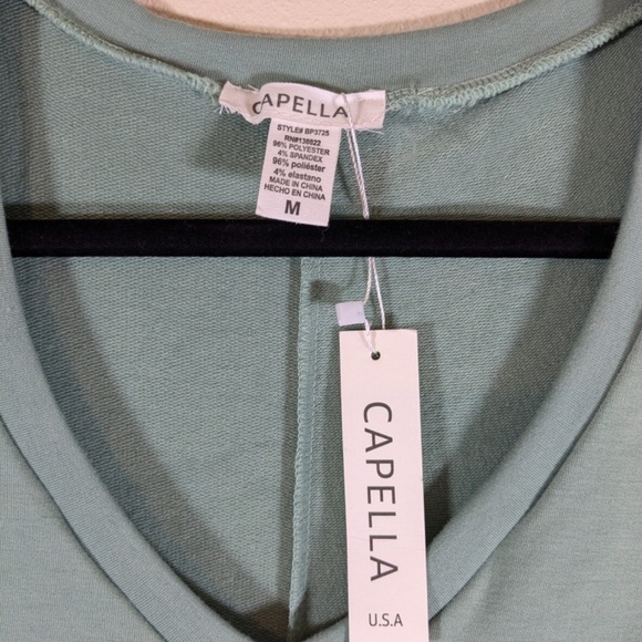 Boutique Sage Green Short Sleeve V-Neck Jumpsuit Juniors Medium - Picture 5 of 6